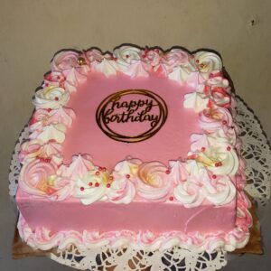 Cake Cuadrado Decorado – 22×8 cm – Relleno de Leche Condensada